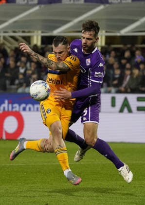 Pisa™s Filip Stojikovic fight for the ball with Fiorentina™s Marin Pongracic during the Serie A soccer match between Fiorentina and Pisa at the Artemio Franchi stadium in Florence, center of Italy - Monday, February 23, 2026. - Soccer  Copyright: xMarcoxBucco LaxPressex