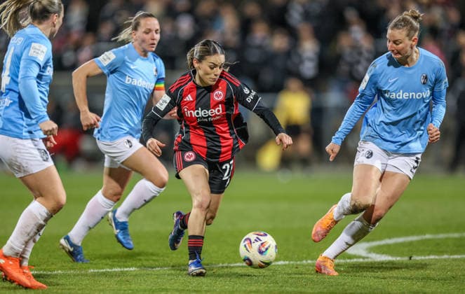 GER, Frankfurt, Eintracht Frankfurt vs SC Freiburg, Google Pixel Bundesliga, Football, DFB, Season 2025 2026, Stadion am Brentanobad, 19 Matchday in picture v l Ereleta Memeti Eintracht Frankfurt Women 27 , Julia Stierli SC Freiburg Women 5 DFB DFL REGULATIONS PROHIBIT ANY USE OF PHOTOGRAPHS AS IMAGE SEQUENCES AND OR QUASI VIDEO, 23 02 2026 Copyright: HMBxMedia HendrikxHamelau