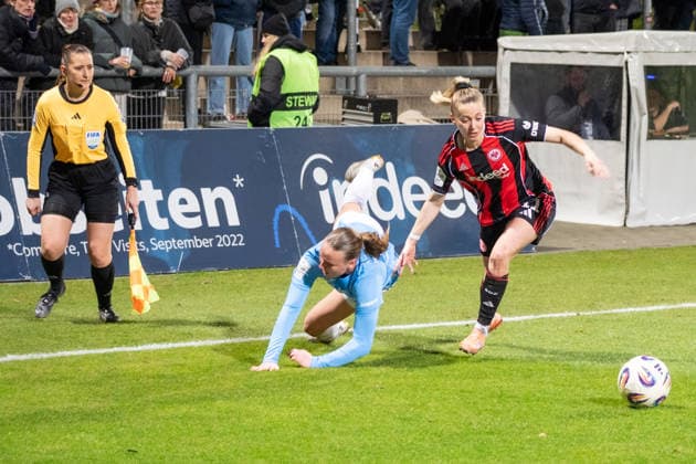 Germany Soccer Google Pixel Womens Bundesliga 2025 2026 Eintracht Frankfurt vs SC Freiburg 19 Matchday At Brentanobad Stadium Frankfurt in the duel Nina Lührßen Eintracht Frankfurt,11 Nia Szenk SC Freiburg, 19 Copyright: xOrhanxHabashx