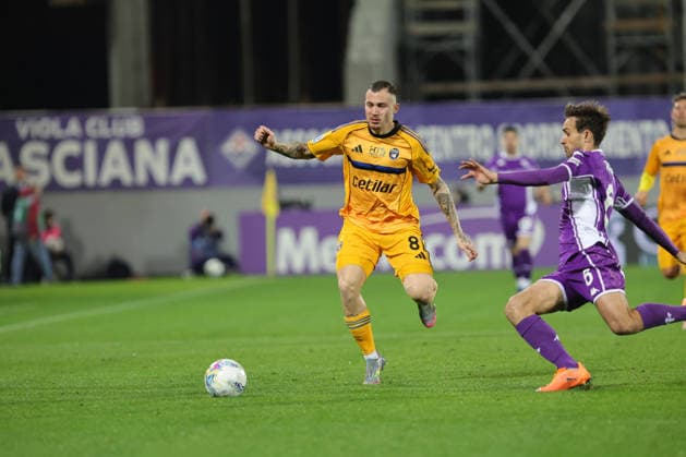 ACF Fiorentina v Pisa SC - Campionato Serie A Filip Stojilkovic of Pisa SC controls the ball during the Italian Serie A football match between ACF Fiorentina and Pisa SC,on February 23 ,2026 at the Artemio-Franchi stadium in Florence. Firenze FI Italy  Copyright: xAndreaxMartinix originalFilename:martini-acffiore260223_npKqc.jpg