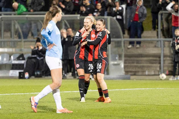 Google Pixel Womens Bundesliga Eintracht Frankfurt SC Freiburg, 23 02 2026 Rebecka Blomqvist Eintracht Frankfurt 28 scored the goal for 3 0 and celebrates with Ainhoa Alguacil Eintracht Frankfurt 26 , GPFBL Eintracht Frankfurt SC Freiburg, Frankfurt, Stadion am Brentanobad, 23 2 2026 Copyright: xBEAUTIFULxSPORTS Gawlikx