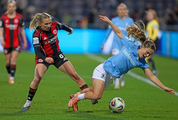 Soccer 1 BL Women Eintracht Frankfurt SC Freiburg 23 02 26, Elisa Senß Frankfurt , Nia Szenk Freiburg ,