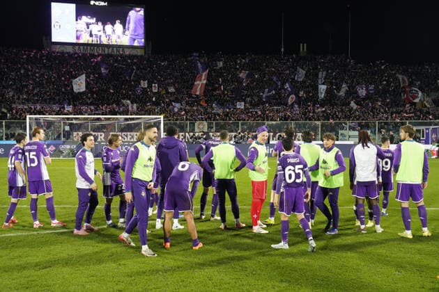 Fiorentina™s players greets their supporters at the end of the Serie A soccer match between Fiorentina and Pisa at the Artemio Franchi stadium in Florence, center of Italy - Monday, February 23, 2026. - Soccer  Copyright: xMarcoxBucco LaxPressex