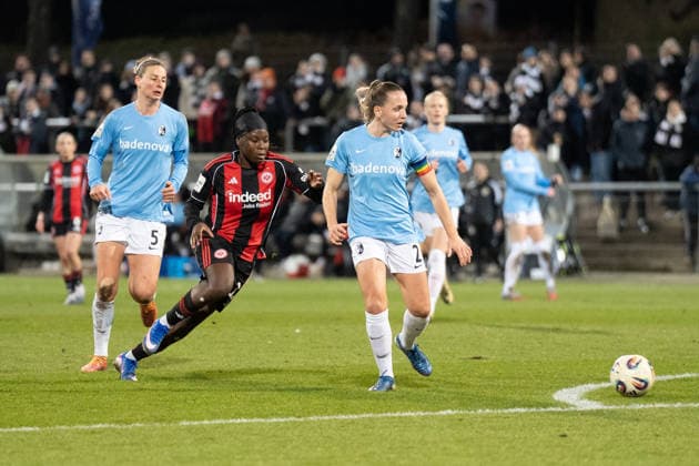 23 02 2026, xhfmx, Soccer Google Pixel Women Bundesliga, Eintracht Frankfurt SC Freiburg v l Julia Stierli SC Freiburg Women , Nicole Anyomi Eintracht Frankfurt Women , Lisa Karl SC Freiburg Women DFL DFB REGULATIONS PROHIBIT ANY USE OF PHOTOGRAPHS as IMAGE SEQUENCES and or QUASI VIDEO Frankfurt am Main