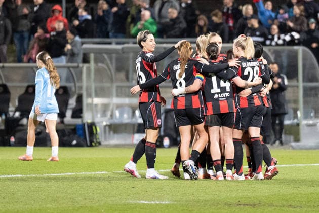 23 02 2026, xhfmx, Soccer Google Pixel Women Bundesliga, Eintracht Frankfurt SC Freiburg The women of Eintracht Frankfurt celebrate the 3 0 by Rebecka Blomqvist Eintracht Frankfurt Women against Freiburg Goal, Goal, Jubel, Celebration DFL DFB REGULATIONS PROHIBIT ANY USE OF PHOTOGRAPHS as IMAGE SEQUENCES and or QUASI VIDEO Frankfurt am Main