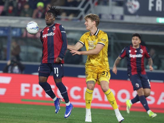 Bologna™s Jonathan Rowe fight for the ball with Udinese™s Thomas Kristensen during the Serie A soccer match between Bologna and Udinese at the Renato Dall™Ara Stadium in Bologna -Monday, February 23, 2026. - Soccer .  Copyright: xGiannixSantandrea LaPressex