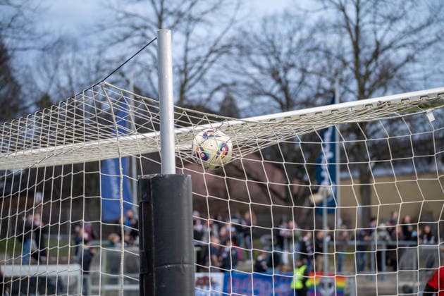 Germany Soccer Google Pixel Women Bundesliga 2025 2026 Eintracht Frankfurt vs SC Freiburg 19 Matchday Am Brentanobad Stadion Frankfurt The ball stayed in the top of the net above the goal Copyright: xOrhanxHabashx