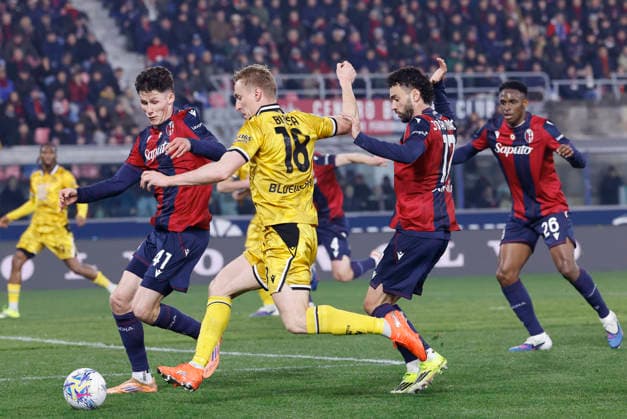 February 23, 2026, Bologna, BOLOGNA: Bologna s Martin Vitik (R) and Joao Mario Vs Udinese s Adam Buksa during the Italian Serie A soccer match Bologna FC vs Udinese Calcio at Renato Dall Ara stadium in Bologna, Italy, 23 February 2026. ANSA SERENA CAMPANINI Serie A: Bologna - Udinese  - ZUMAa110 20260223_zaf_a110_077 Copyright: xSerenaxCampaninix