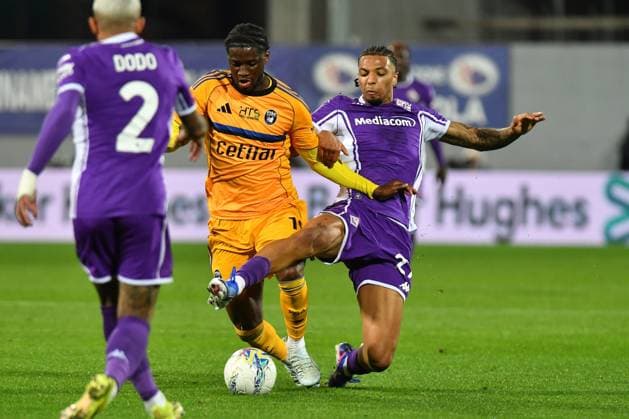 Samuel Iling Junior (Pisa) Cher Ndour (Fiorentina) during ACF Fiorentina vs Pisa SC, Italian soccer Serie A match in Florence, Italy, February 23 2026  Copyright: xGabrielexMasotti IPAxSportx xipa-agency.netx xx IPA_71941690 IPA_Agency_IPA71941690