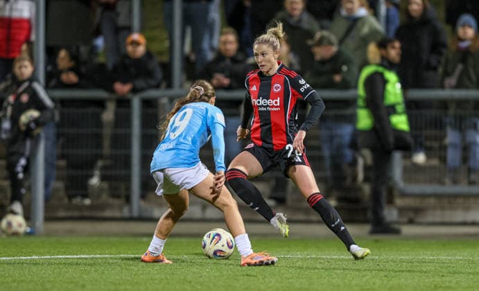 GER, Frankfurt, Eintracht Frankfurt vs SC Freiburg, Google Pixel Bundesliga, Football, DFB, Season 2025 2026, Stadion am Brentanobad, 19 Matchday in picture v l Nia Szenk SC Freiburg Women 19 , Rebecka Blomqvist Eintracht Frankfurt Women 28 DFB DFL REGULATIONS PROHIBIT ANY USE OF PHOTOGRAPHS AS IMAGE SEQUENCES AND OR QUASI VIDEO, 23 02 2026 Copyright: HMBxMedia HendrikxHamelau