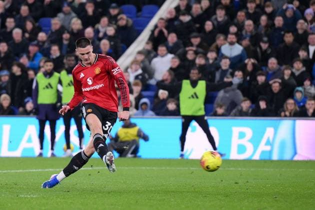 Benjamin Sesko of Manchester United, ManU scores the first goal - Everton v Manchester United, Premier League, Hill Dickinson Stadium, Liverpool, UK, Football - 23rd February 2026 Everton v Manchester United, Premier League, Football, Hill Dickinson Stadium, Liverpool, UK - 23 Feb 2026Liverpool Hill Dickinson Stadium United Kingdom EDITORIAL USE ONLY No use with unauthorised audio, video, data, fixture lists, club league logos or live services. Online in-match use limited to 120 images, no video emulation. No use in betting, games or single club league player publications. Copyright: xMDI Shutterstockx 16687971ab