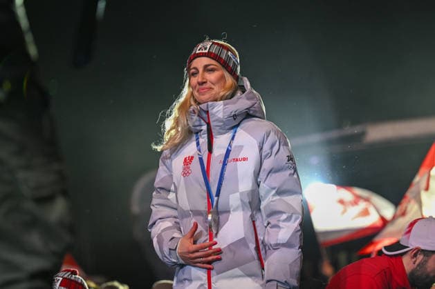 OLYMPICS - Winter Olympic Games, Olympische Spiele, Olympia, OS Milano Cortina 2026 INNSBRUCK,AUSTRIA,23.FEB.26 - OLYMPICS - Winter Olympic Games Milano Cortina 2026, Olympic Team Austria, medal celebration. Image shows Sabine Payer (AUT).  GEPAxpictures xDanielxSchoenherr
