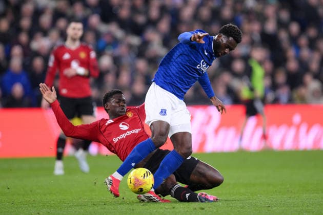 Kobbie Mainoo of Manchester United, ManU tackles Tim Iroegbunam of Everton - Everton v Manchester United, Premier League, Hill Dickinson Stadium, Liverpool, UK, Football - 23rd February 2026 Everton v Manchester United, Premier League, Football, Hill Dickinson Stadium, Liverpool, UK - 23 Feb 2026Liverpool Hill Dickinson Stadium United Kingdom EDITORIAL USE ONLY No use with unauthorised audio, video, data, fixture lists, club league logos or live services. Online in-match use limited to 120 images, no video emulation. No use in betting, games or single club league player publications. Copyright: xMDI Shutterstockx 16687971bl