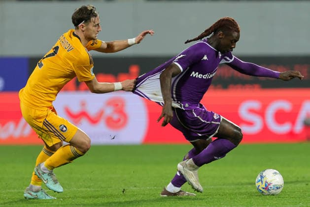 ACF Fiorentina v Pisa SC - Campionato Serie A Moise Kean of ACF Fiorentina and Rosen Bozhinov of Pisa SC ,battle for the ball during the Italian Serie A football match between ACF Fiorentina and Pisa SC,on February 23 ,2026 at the Artemio-Franchi stadium in Florence. Firenze FI Italy  Copyright: xAndreaxMartinix originalFilename:martini-acffiore260223_npaSK.jpg