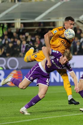 ACF Fiorentina v Pisa SC - Campionato Serie A Marco Brescianini of ACF Fiorentina and Simone Canestrelli of Pisa SC ,battle for the ball during the Italian Serie A football match between ACF Fiorentina and Pisa SC,on February 23 ,2026 at the Artemio-Franchi stadium in Florence. Firenze FI Italy  Copyright: xAndreaxMartinix originalFilename:martini-acffiore260223_npOj6.jpg