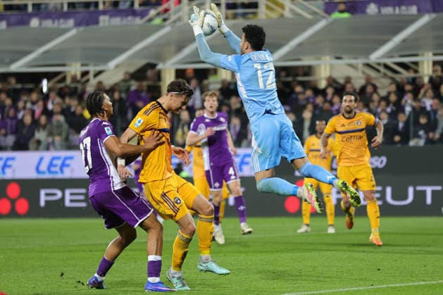 ACF Fiorentina v Pisa SC - Campionato Serie A David Andrade Nicolas of Pisa SC controls the ball during the Italian Serie A football match between ACF Fiorentina and Pisa SC,on February 23 ,2026 at the Artemio-Franchi stadium in Florence. Firenze FI Italy  Copyright: xAndreaxMartinix originalFilename:martini-acffiore260223_npMta.jpg