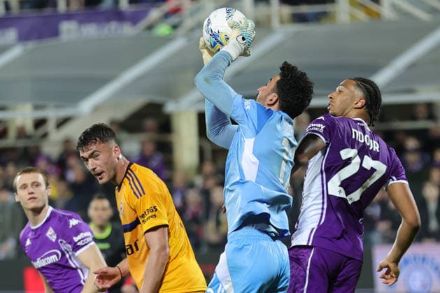 ACF Fiorentina v Pisa SC - Campionato Serie A David Andrade Nicolas of Pisa SC controls the ball during the Italian Serie A football match between ACF Fiorentina and Pisa SC,on February 23 ,2026 at the Artemio-Franchi stadium in Florence. Firenze FI Italy  Copyright: xAndreaxMartinix originalFilename:martini-acffiore260223_npmnl.jpg