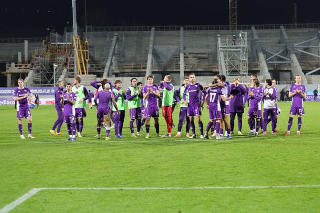 ACF Fiorentina v Pisa SC - Campionato Serie A ACF Fiorentina players greet the curve of its fans after the victory between the Italian Serie A football match between ACF Fiorentina and Pisa SC,on February 23 ,2026 at the Artemio-Franchi stadium in Florence. Firenze FI Italy  Copyright: xAndreaxMartinix originalFilename:martini-acffiore260223_npBZT.jpg