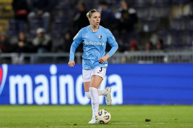 Alina Axtmann SC Freiburg controls the ball, Google Pixel Frauen Bundesliga, Eintracht Frankfurt v SC Freiburg, Stadion am Brentanobad, February 23, 2026 in Frankfurt, Germany Photo by Marco Steinbrenner DeFodi Images Alina Axtmann SC Freiburg controls the ball, Google Pixel Womens Bundesliga, Eintracht Frankfurt v SC Freiburg, Stadion am Brentanobad, February 23, 2026 in Frankfurt, Germany Photo by Marco Steinbrenner DeFodi Images DFB DFL REGULATIONS PROHIBIT ANY USE OF PHOTOGRAPHS AS IMAGE SEQUENCES AND OR QUASI VIDEO
