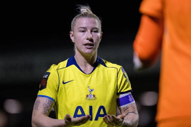 Bethany England (9 Tottenham Hotspur) celebrates her penalty with Lize Kop (1 Tottenham Hotspur) during the penalty shootout between London City Lionesses and Tottenham Hotspur in the Adobe Women?s FA Cup 5th Round at CopperJax Community Stadium, Bromley, London, England on Monday 23rd February 2026. Copyright: xClairexJeffreyx xSPPx Sportspressphoto_SPR97043