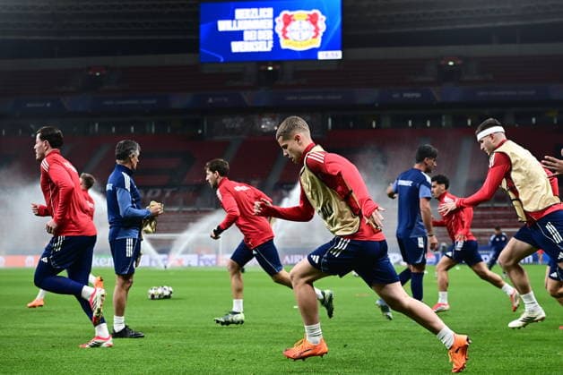 UEFA Champions League - Olympiacos Piraeus Training - Players of Olympiacos FC attend a training session ahead of the UEFA Champions League Play-Offs 2nd leg soccer match between Bayer 04 Leverkusen and Olympiacos FC in BayArena, Leverkusen, Germany, on 24 February 2026. IMAGO ONE INCH PRODUCTIONS LEVERKUSEN GERMANY Copyright: xONExINCHxPRODUCTIONSx 6867712