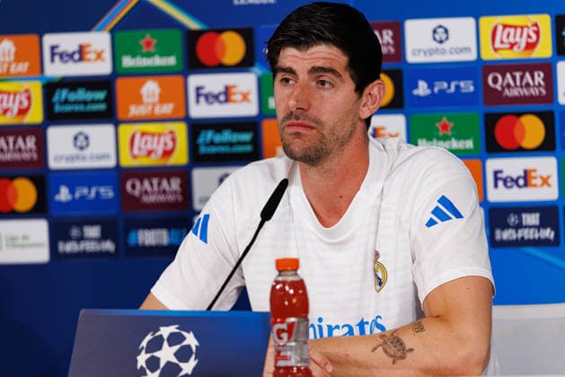 Thibaut Courtois seen during the Real Madrid Training Session and press conference, PK, Pressekonferenz before UCL knock out game against SL Benfica (Maciej Rogowski Ball Raw Images) Madrid Ciudad Real Madrid Spain Copyright: xMaciejxRogowskix maciejrogowski_conference_realmadrid-thibaoutcourtois_2526-15