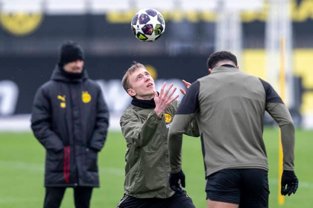 24 02 2026 Borussia Dortmund soccer training at the training ground in Brackel ahead of the second leg of the Champions League play-off at Atalanta Bergamo Maximilian Beier Borussia Dortmund in action Copyright: xDavidxInderliedx