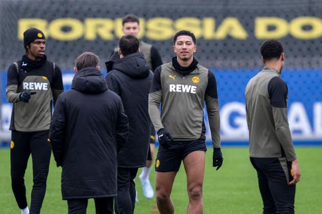 24 02 2026 Borussia Dortmund soccer training at the training ground in Brackel ahead of the second leg of the Champions League play-off at Atalanta Bergamo Jobe Bellingham Borussia Dortmund in action Copyright: xDavidxInderliedx