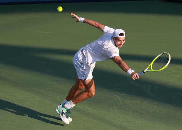 Jan Lennard Struff GER , Dubai Duty Free Tennis Championships, Dubai, U A E Tennis Dubai Tennis Championships 2025 ATP Dubai Duty Free Tennis Stadium Dubai United Arab Emirates 24 February 2026 Copyright: xJuergenxHasenkopfx