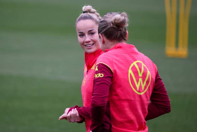 Frankfurt am Main, Germany February 24, 2026 Preparation for the Womens World Cup qualifier Germany vs Slovenia training In the picture Giulia Gwinn Germany smiling during training at the DFB Campus in Frankfurt Copyright: HMBxMedia MadeleinexFantini