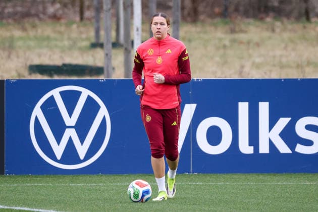 Frankfurt am Main, Germany 24 February 2026 Preparation for the Womens World Cup qualifier Germany vs. Slovenia Training In the picture Larissa Mühlhaus Muehlhaus Germany , actually a member of the German U23 womens national soccer team, moves up to the senior national team of the DFB womens team for the injured Selina Cerci Germany and trains at the DFB Campus in Frankfurt Copyright: HMBxMedia MadeleinexFantini