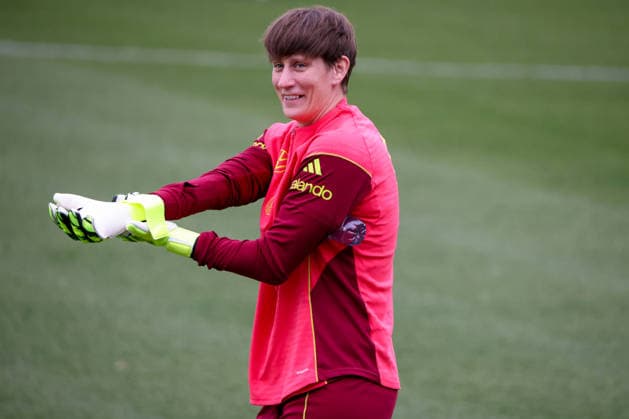 Frankfurt am Main, Germany February 24, 2026 Preparation for the Womens World Cup qualifier Germany vs. Slovenia Training In the picture goalkeeper Ann Katrin Berger Germany during training at the DFB Campus in Frankfurt Copyright: HMBxMedia MadeleinexFantini