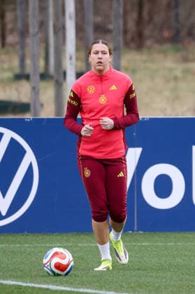 Frankfurt am Main, Germany 24 February 2026 Preparation for the Womens World Cup qualifier Germany vs. Slovenia Training In the picture Larissa Mühlhaus Muehlhaus Germany , actually a member of the German U23 womens national soccer team, moves up to the senior national team of the DFB womens team for the injured Selina Cerci Germany and trains at the DFB Campus in Frankfurt Copyright: HMBxMedia MadeleinexFantini