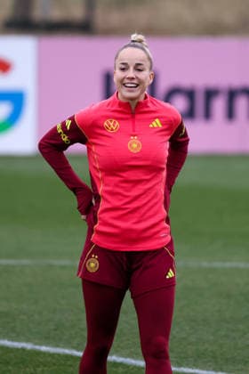 Frankfurt am Main, Germany February 24, 2026 Preparation for the Womens World Cup qualifier Germany vs. Slovenia Training In the picture Giulia Gwinn Germany during training at the DFB Campus in Frankfurt Copyright: HMBxMedia MadeleinexFantini
