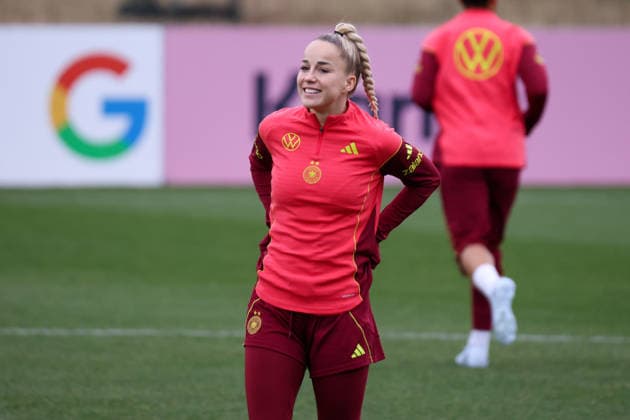 Frankfurt am Main, Germany February 24, 2026 Preparation for the Womens World Cup qualifier Germany vs. Slovenia Training In the picture Giulia Gwinn Germany during training at the DFB Campus in Frankfurt Copyright: HMBxMedia MadeleinexFantini