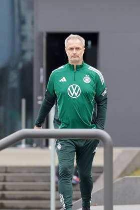 24 02 2026, xgrfx, Football DFB Media Dates, German Womens National Team Training v l Christian Wück German Womens National Team DFL DFB REGULATIONS PROHIBIT ANY USE OF PHOTOGRAPHS as IMAGE SEQUENCES and or QUASI VIDEO Frankfurt am Main