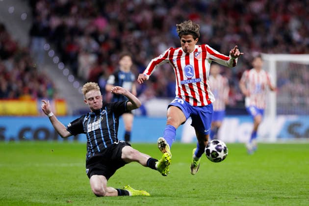 UEFA champions league - Atletico de Madrid vs Club Brugge MADRID,SPAIN - 24 February:Giuliano Simeone of Atletico de Madrid and Joaquin Seys, of Club Brugge in action during UEFA champions league 2025 26 Knockout Play-off second Leg match between Atletico de Madrid and Club Brugge at Riyadh Air Metropolitano Stadium. (Photo by Guille Martinez f22photo) Madrid Riyadh Air Metropolitano Stadium Spain Copyright: xGuillermoxMartinezx