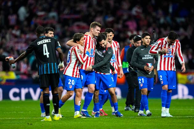 ESP: Atletico de Madrid - Club Brugge. UEFA Champions League. Round of 16. Second Leg. Giuliano Simeone, Alex Baena and Alexander Sorloth of Atletico de Madrid celebrating the victory at full time during the UEFA Champions League match, between Atletico de Madrid and Club Brugge, Round of 16, second Leg, played at Riyadh Air Mertropolitano Stadium on February 24, 2026 in Madrid, Spain. kpng Copyright: xCesarxCebollax xPRESSINPHOTOx PS_260224_ATM_BRU_2526_100