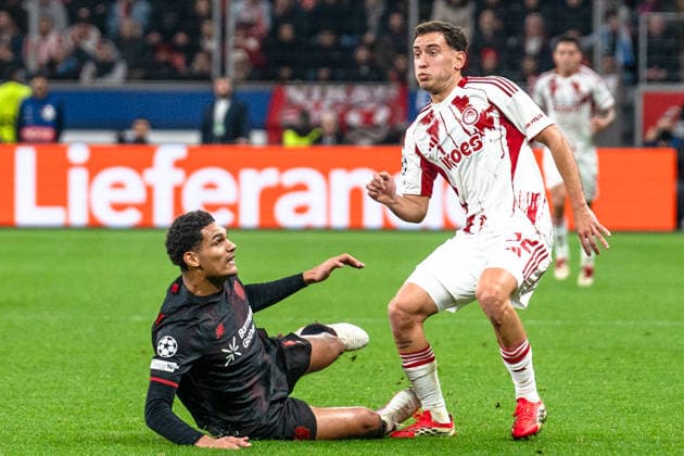 UEFA Champions League 2025 2026 Bayer 04 Leverkusen vs Olympiakos Piraeus, Play Offs second leg, Tuesday, 23 02 2026 BayArena Nordrhein Westfalen, Germany Jarell Quansah 4 Santiago Hezze Olympiakos Piraeus, 32 Copyright: xCelinaxLeiersx