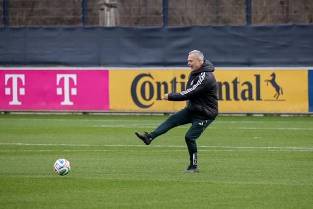 24 02 2026, xgrfx, Football DFB Media Dates, German Womens National Team Training v l Christian Wück German Womens National Team DFL DFB REGULATIONS PROHIBIT ANY USE OF PHOTOGRAPHS as IMAGE SEQUENCES and or QUASI VIDEO Frankfurt am Main