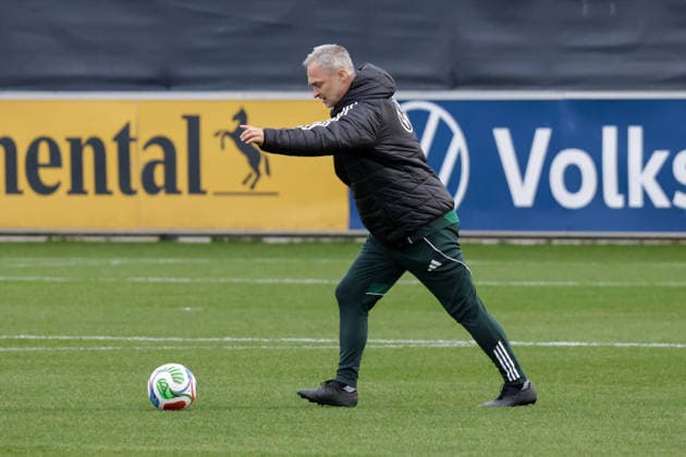 24 02 2026, xgrfx, Football DFB Media Dates, German Womens National Team Training v l Christian Wück German Womens National Team DFL DFB REGULATIONS PROHIBIT ANY USE OF PHOTOGRAPHS as IMAGE SEQUENCES and or QUASI VIDEO Frankfurt am Main