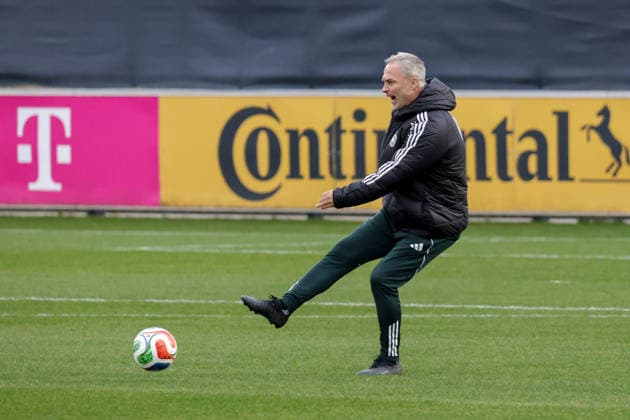 24 02 2026, xgrfx, Football DFB Media Dates, German Womens National Team Training v l Christian Wück German Womens National Team DFL DFB REGULATIONS PROHIBIT ANY USE OF PHOTOGRAPHS as IMAGE SEQUENCES and or QUASI VIDEO Frankfurt am Main