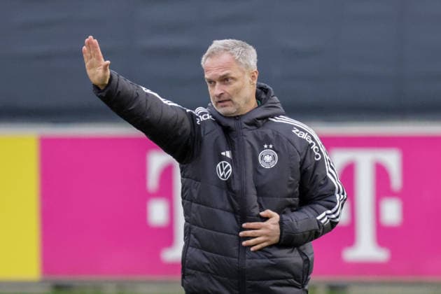 24 02 2026, xgrfx, Football DFB Media Dates, German Womens National Team Training v l Christian Wück German Womens National Team DFL DFB REGULATIONS PROHIBIT ANY USE OF PHOTOGRAPHS as IMAGE SEQUENCES and or QUASI VIDEO Frankfurt am Main