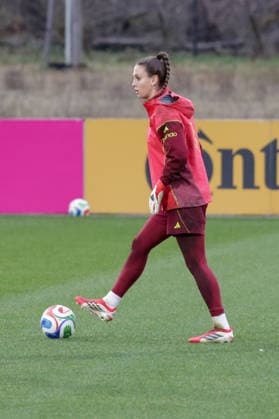 24 02 2026, xgrfx, Football DFB Media Dates, German Womens National Team Training v l Ena Mahmutovic German Womens National Team DFL DFB REGULATIONS PROHIBIT ANY USE OF PHOTOGRAPHS as IMAGE SEQUENCES and or QUASI VIDEO Frankfurt am Main
