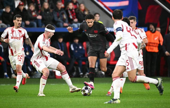 Football, Champions League, Germany, Men, Season 2025 2026, Play offs, BayArena Leverkusen Bayer Leverkusen Olympiakos Piraeus Jarell Quansah LEV Action