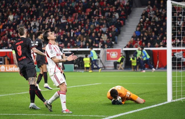 Robert Andrich Bayer Leverkusen, 08 , Dani Garcia Olympiakos Piraeus 14 , Janis Blaswich Bayer Leverkusen, 28 in the background Jarell Quansah Bayer Leverkusen, 04 GER, Bayer 04 Leverkusen vs Olympiakos Piraeus, Football, Champions League, Play offs, Second leg, 2025 2026 season, 24 02 2026 GER, Bayer 04 Leverkusen vs Olympiakos Piraeus, Football, Champions League, Play offs, Second leg, 2025 2026 season, 24 02 2026 Leverkusen Copyright: xEibner-Pressefotox xThomasxStoecx EP_TSR