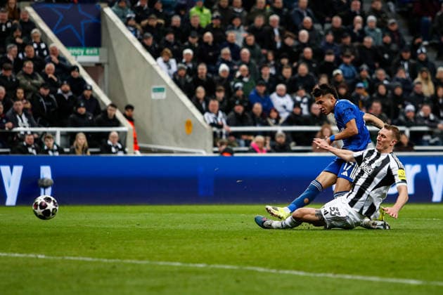 Newcastle United v QarabaÄü FK UEFA Champions League Camilo Duran of QarabaÄü FK scores his teams first goal during the UEFA Champions League Knockout Play-off Second Leg match at St. James s Park, Newcastle 24 02 2026 UK Newspapers OUT Copyright: xMaxxTomlinsonx FIL-23037-0051