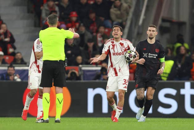 Santiago Hezze Olympiacos FC gestures during the UEFA Champions League 2025 26 League Knockout Play off Second Leg match between Bayer 04 Leverkusen and Olympiacos FC at BayArena on February 24, 2026 in Leverkusen, Germany Photo by Oliver Kaelke DeFodi Images