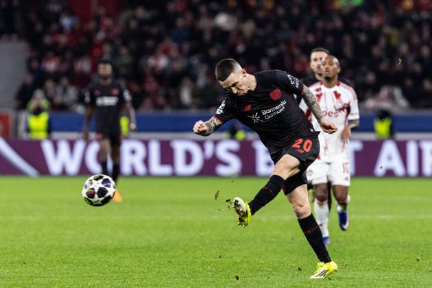 UEFA Champions League Bayer 04 Leverkusen Olympiacos FC 24 02 2026 Alejandro Grimaldo Bayer 04 Leverkusen, 20 UEFA Champions League Bayer 04 Leverkusen Olympiacos FC BayArena, Leverkusen 24 02 2026 Copyright: xBEAUTIFULxSPORTS Buriakovx