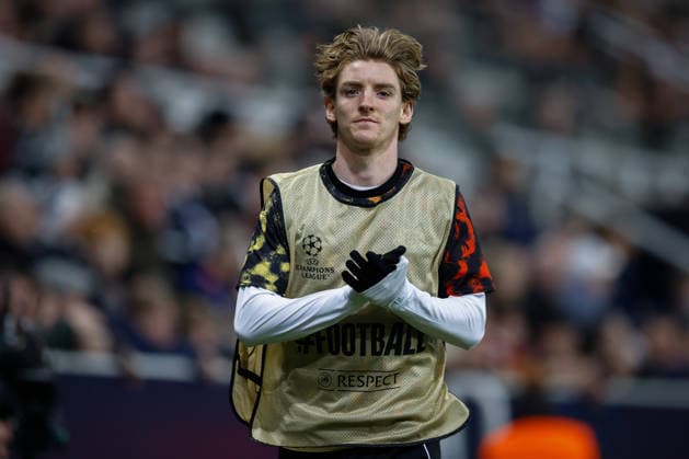 Newcastle United v FK QARABAG, Champions League Anthony Gordon of Newcastle United warms up during the Champions League match between Newcastle United and FK QARABAG at St. James s Park, Newcastle, UK on 24 February 2026. Newcastle St. James s Park Tyne and Wear UK Editorial use only , Copyright: xCraigxCowanx PSI-23795-0084